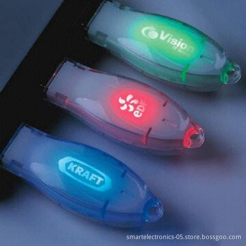 Duckbill-shaped USB flash drives